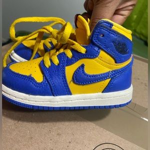Toddler nike UCLA high top dunks 6c